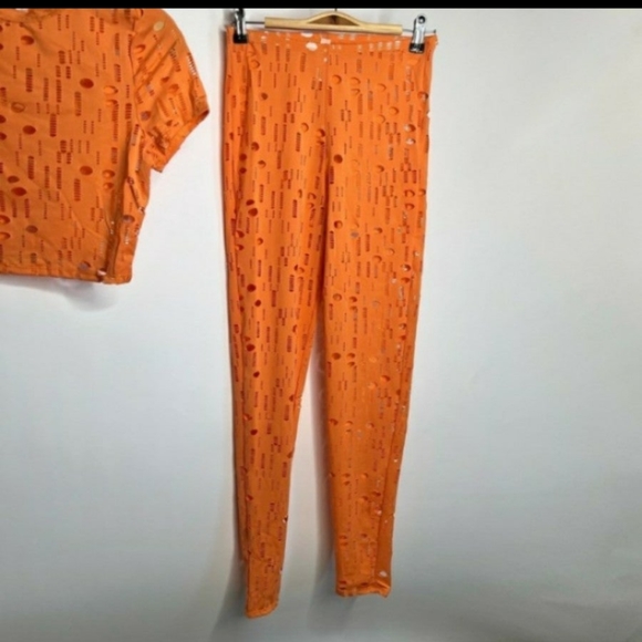 🆕Orange Distressed Pattern Short Sleeve Top and Pants Set Size M - Picture 10 of 12